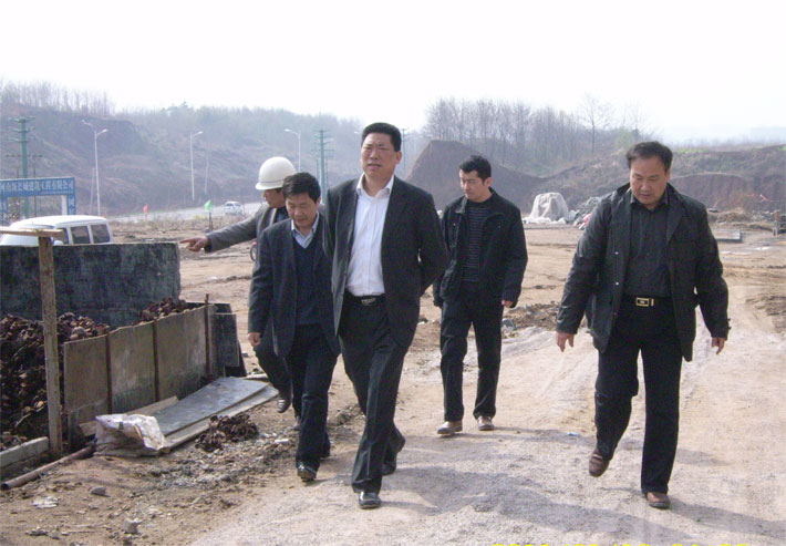 曹新生副市長視察市中醫(yī)院項目建設(shè)工地